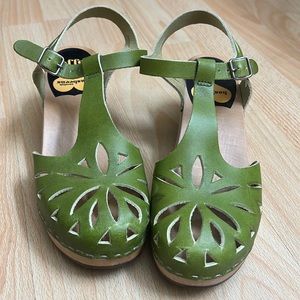 Swedish Hasbeens Green Lacy High Wooden Clog 38/7.5